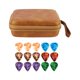 thumbnail image 1 of Estuche compacto para púas de guitarra con absorción de impactos y bolsa para 15 púas. Naranja amarillo, 1 of 9