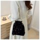 thumbnail image 5 of Bolso Mano Hombro Tipo Cubo Pana Con Fresas para Mujer, 5 of 9