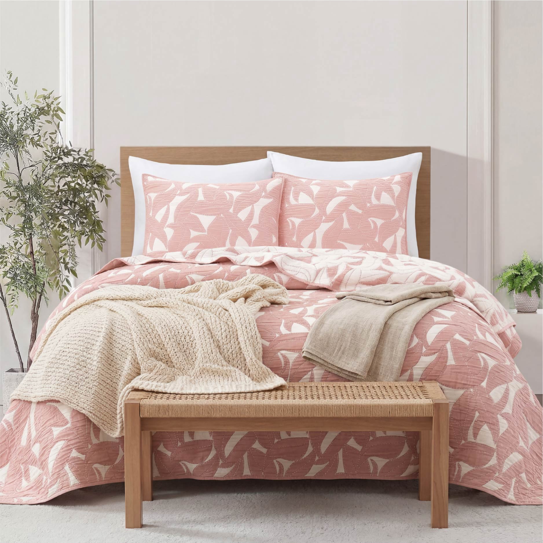 Mainstays Floral Quilt Paisley Floral Pink Polyester Quilted, King - Breathable, Hypoallergenic, Antimicrobial