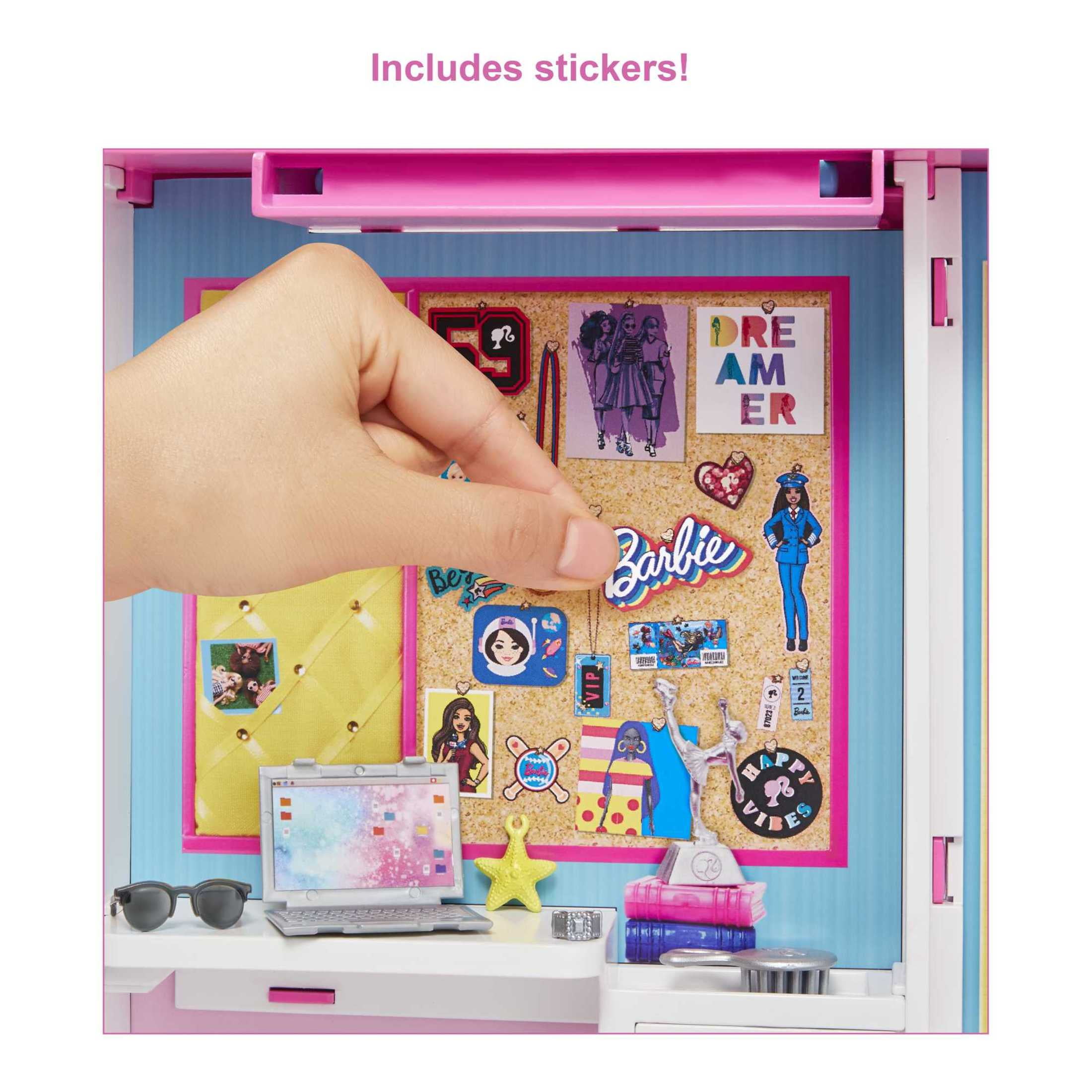 Barbie dream closet with 30 pieces hotsell