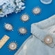 thumbnail image 4 of 6 broches de sol con diamantes de imitación, 2 x 1,85 pulgadas, aleación de platino y oro, broche de girasol con perlas para mujer, broche de sol con diamantes de imitación y perlas., 4 of 5