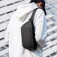 thumbnail image 5 of Mochila Bandolera Cruzada Mark Ryden. Estilo casual y espacio para iPad de 7.9". Mark Ryden MR7999-00, 5 of 5