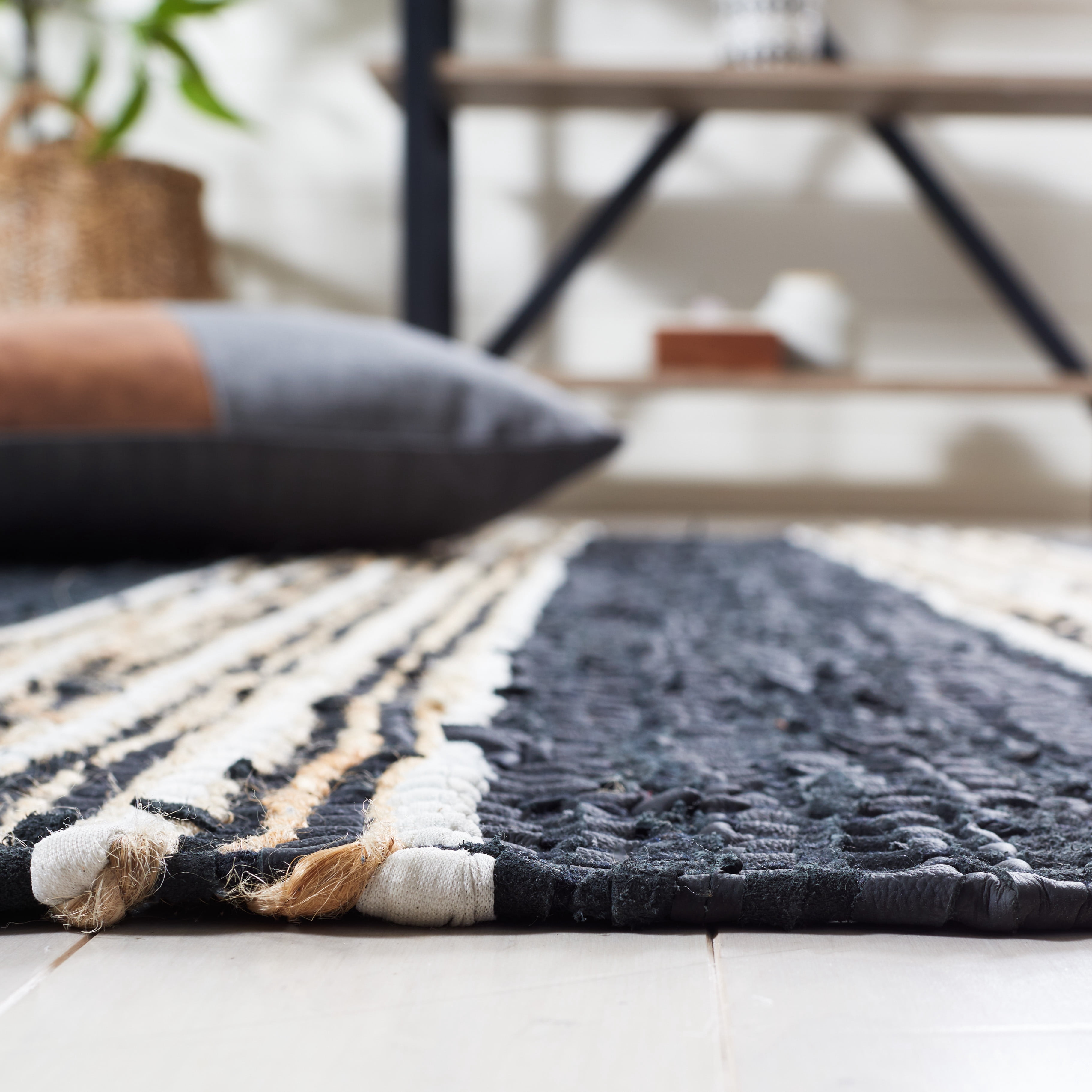 SAFAVIEH Vintage Leather Crawford Striped Runner Rug, Black/Natural, 2'3" x 9'