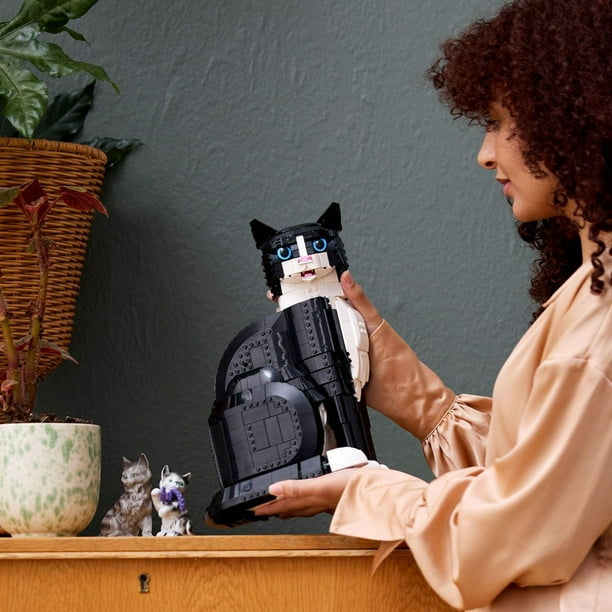 LEGO Ideas Tuxedo Cat, Home Décor, Cat Gift Idea for Animal-Lovers