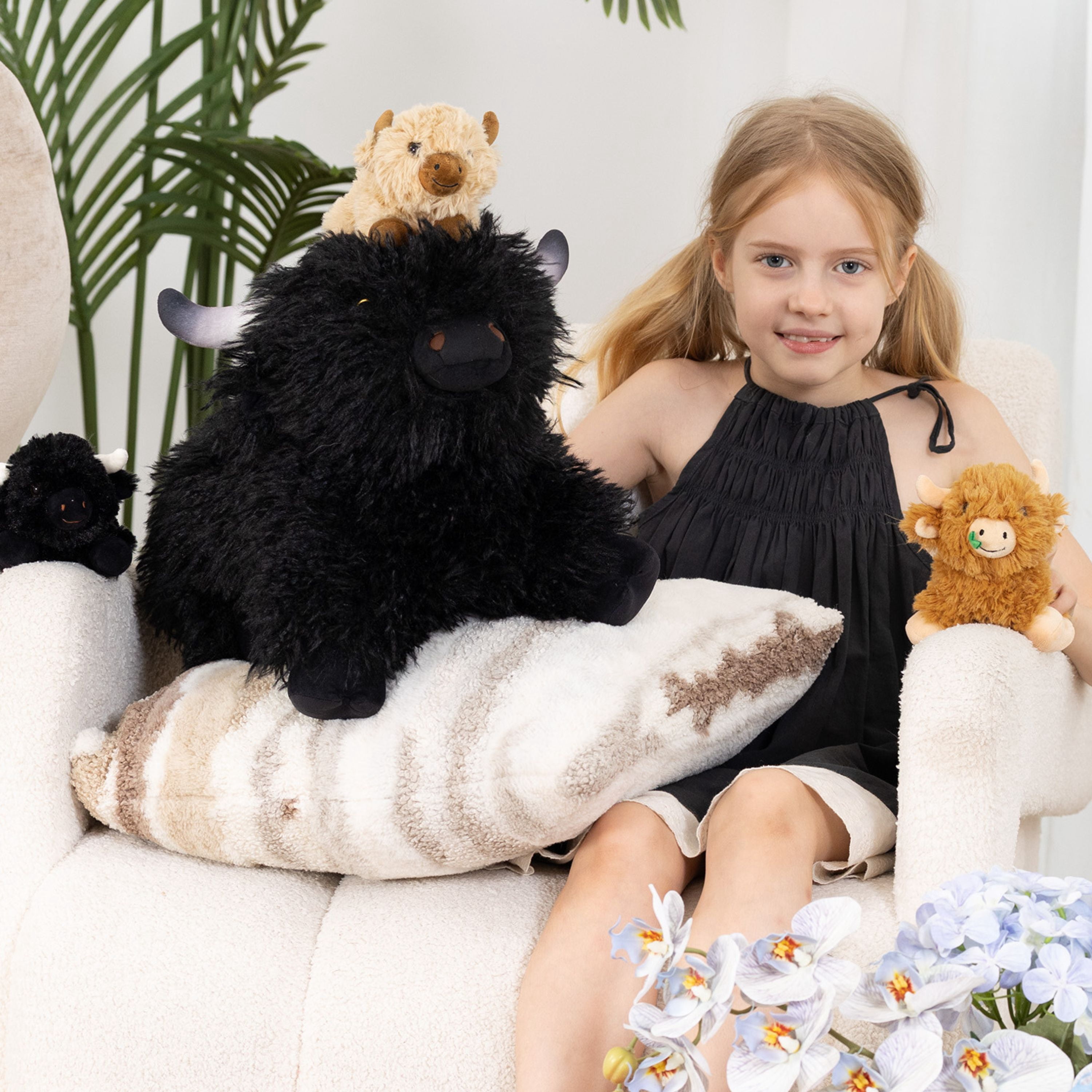 Muiteiur 4Pcs Highland Cow Stuffed Animal 21.6'' Giant Cow Plush with 3 Babies Inside
