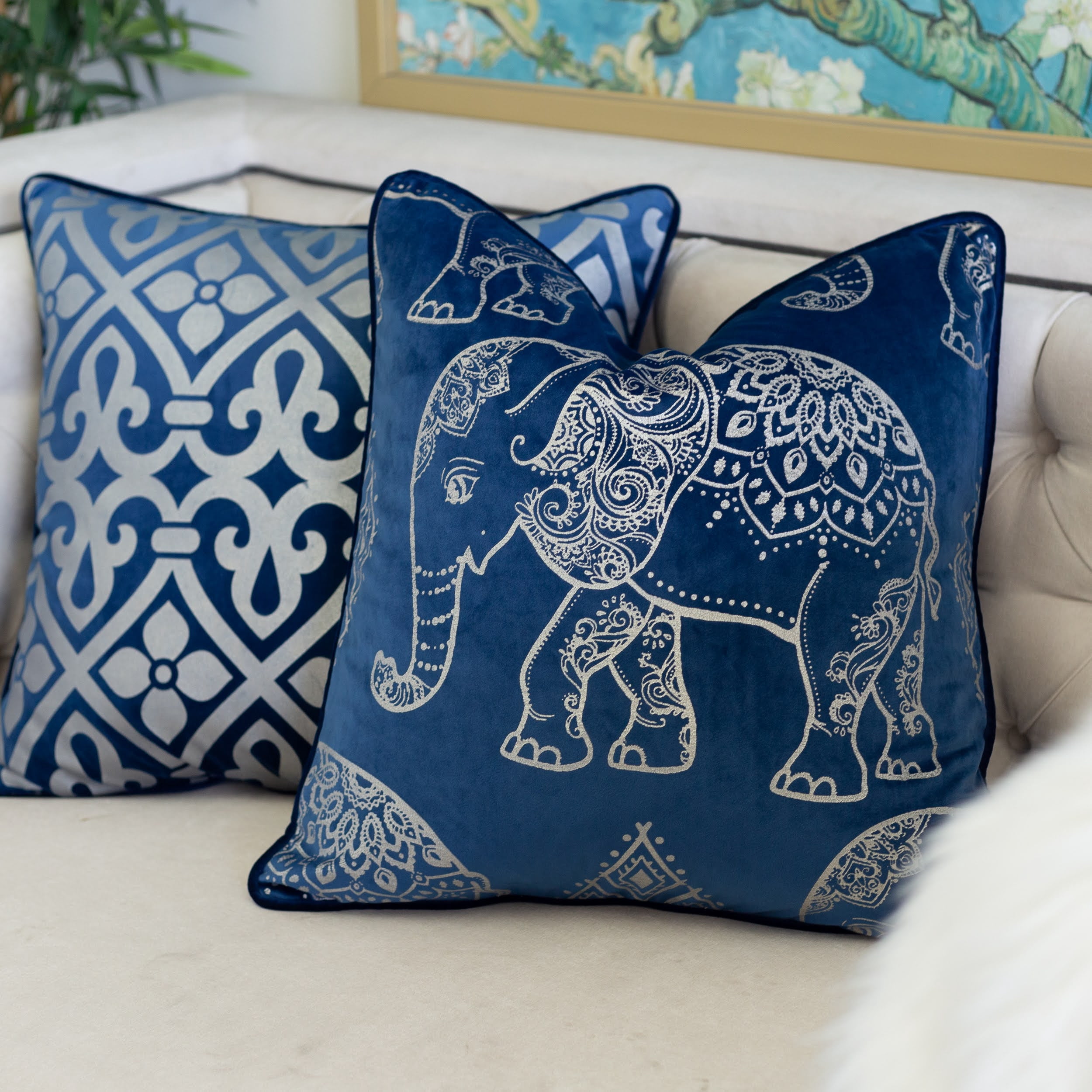 Horton Indigo Animal Print Polyester 20 in. x 20 in. Throw Pillow (Set of 2)