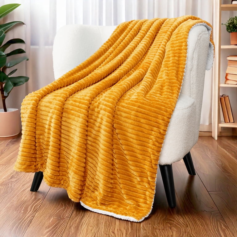 Pavilia Fleece Sherpa Throw Blanket, Yellow 50x60 photo 3