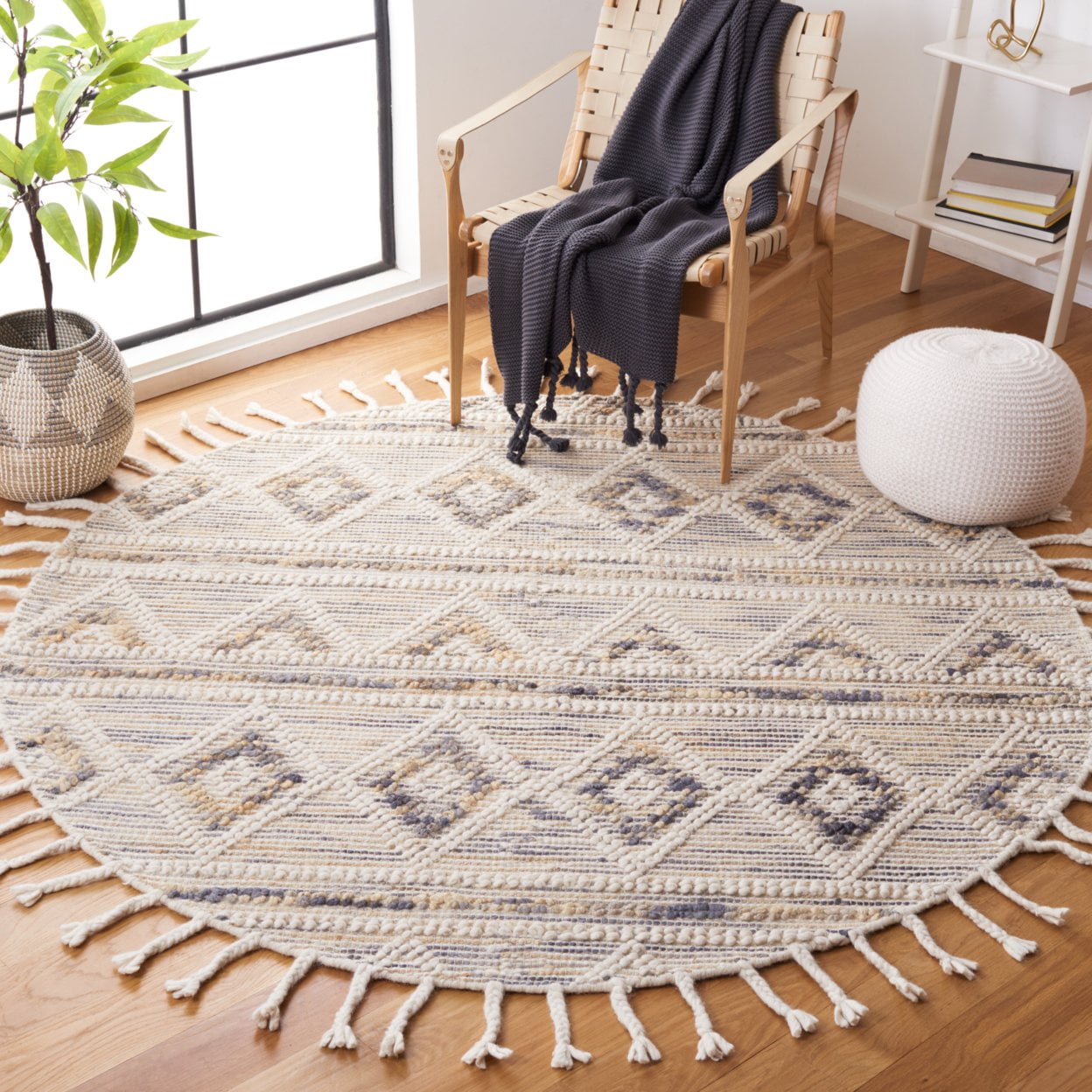 SAFAVIEH Natura Chloe Southwestern Area Rug, Ivory/Grey, 5' x 8'