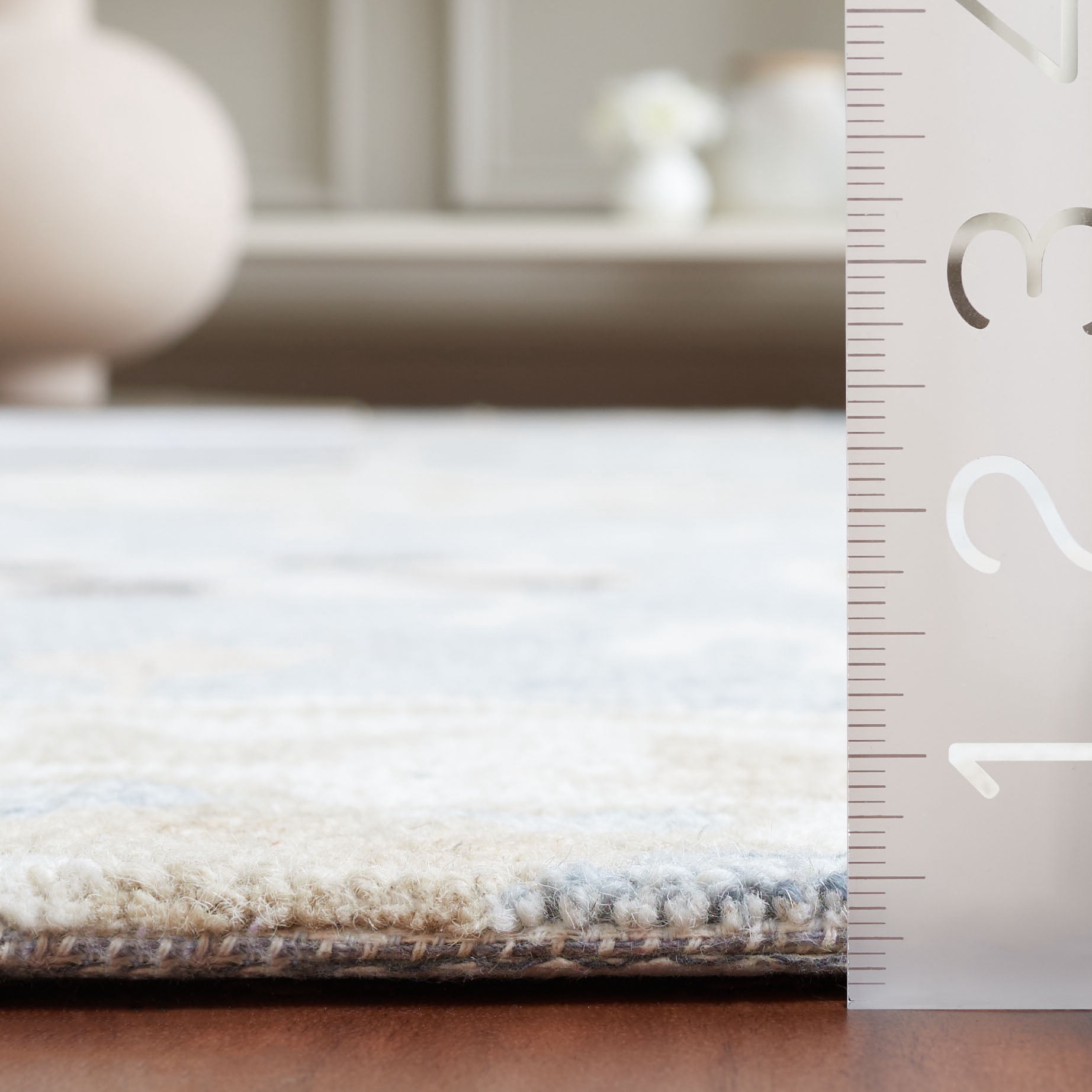 SAFAVIEH Jardin Willoughby Floral Runner Rug, Light Gray/Ivory, 2'3" x 8'