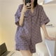 thumbnail image 3 of Pijama de verano para mujer, conjunto de 2 pantalones cortos de manga corta con estampado de bolsillo, ropa informal holgada y cómoda para el hogar, 3 of 4