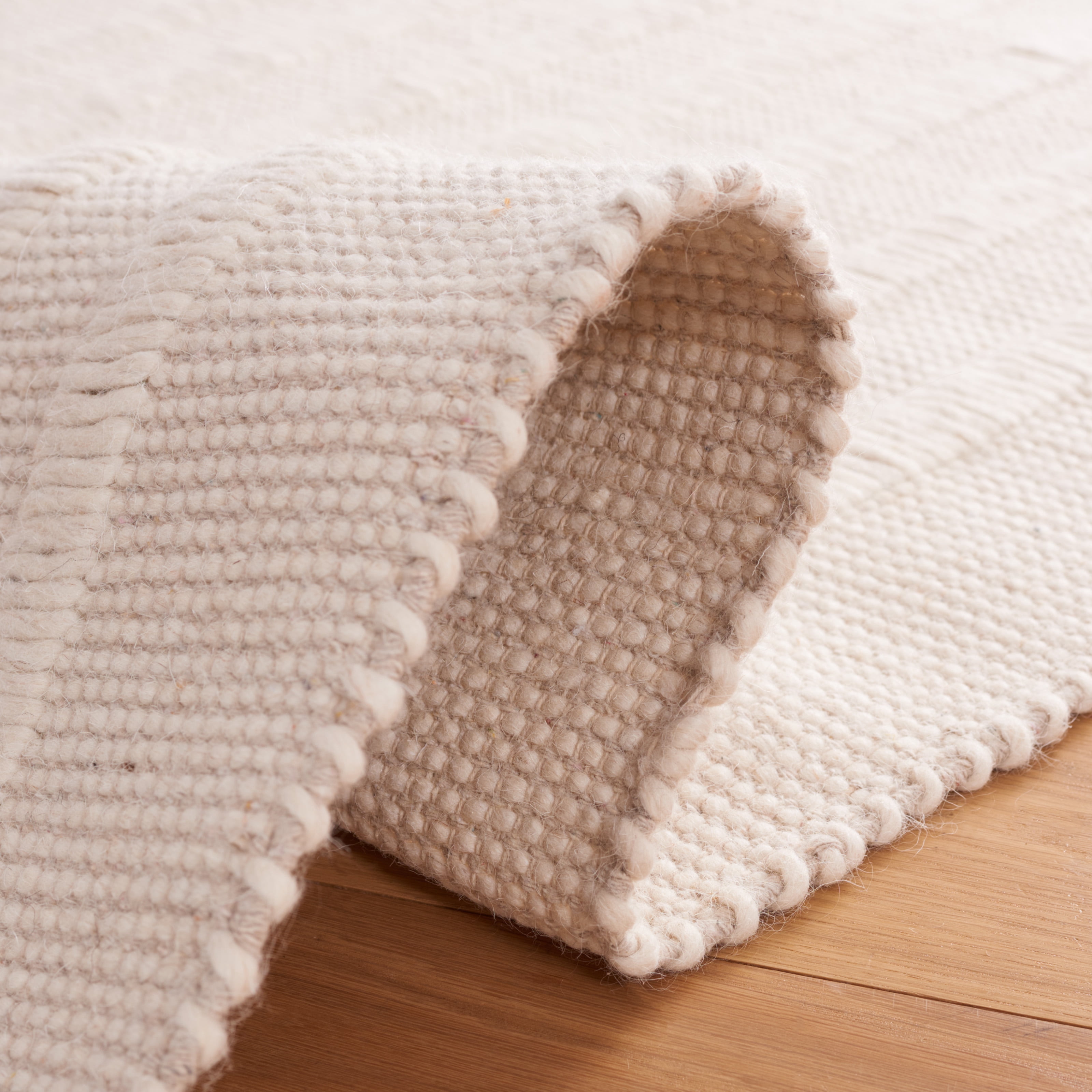 SAFAVIEH Natura Allen Bordered Area Rug, Ivory/Beige, 6' x 9'