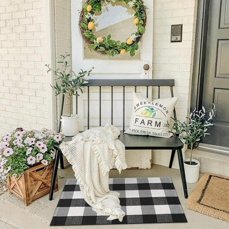  IOHOUZE Black White Striped Rug -3x5 Front Door Mats Outdoor,Washable  Rug for Front Porch Decor,Spring Summer Welcome Mats Outdoor Indoor, Doormat  for Farmhouse/Entryway/Home Entrance : Home & Kitchen