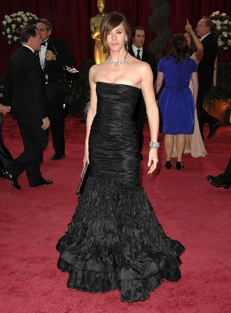 Jennifer Garner (Wearing An Oscar De La Renta Dress) At Arrivals For