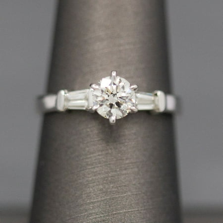 Silver Shop Classic 14K White Gold Finish Round Cut CZ Weding Engagement Ring