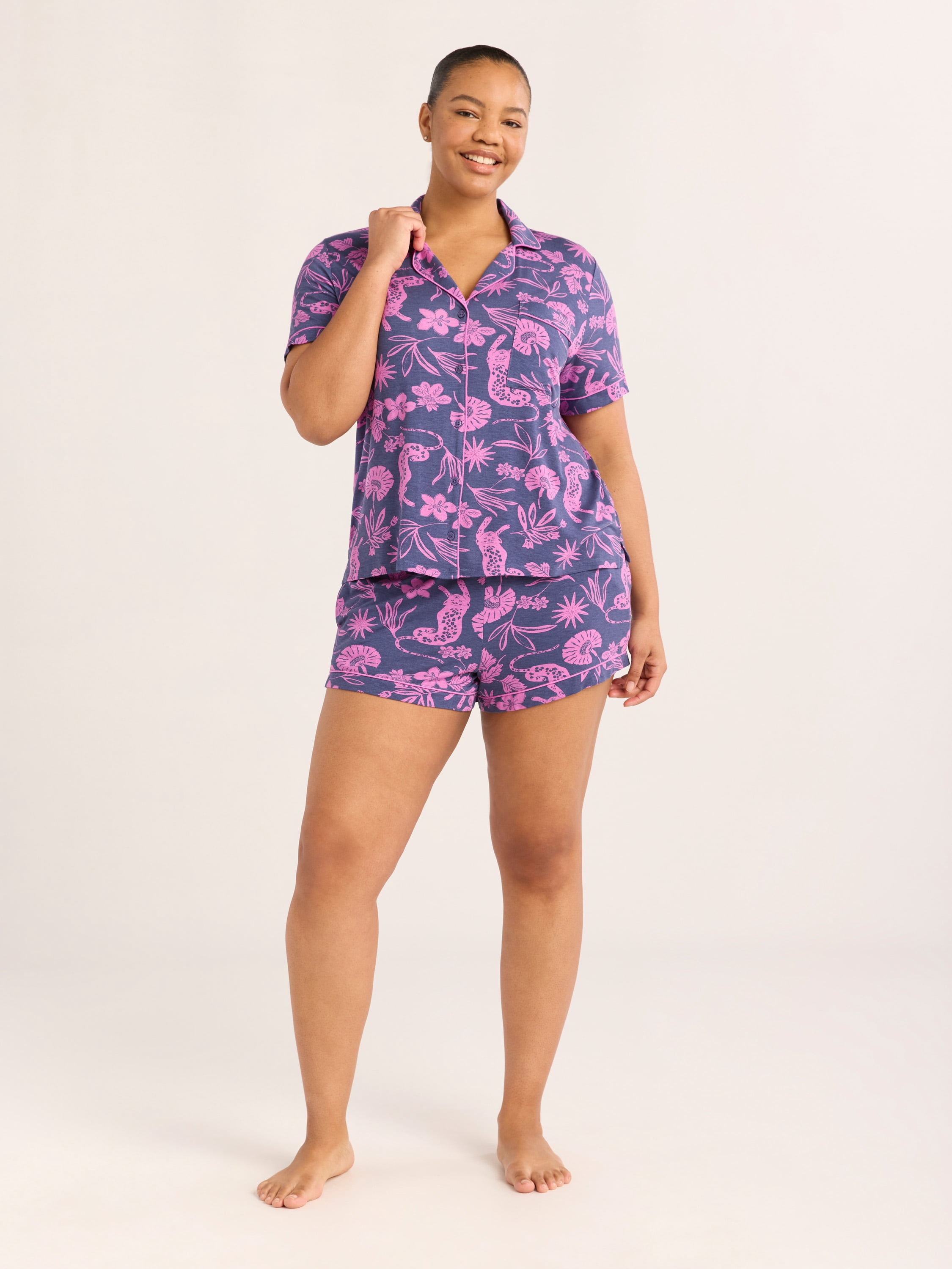 Joyspun Women’s Notch Collar Top and Shorts Pajama Set with Piping, 2-Piece, Sizes XS-3X