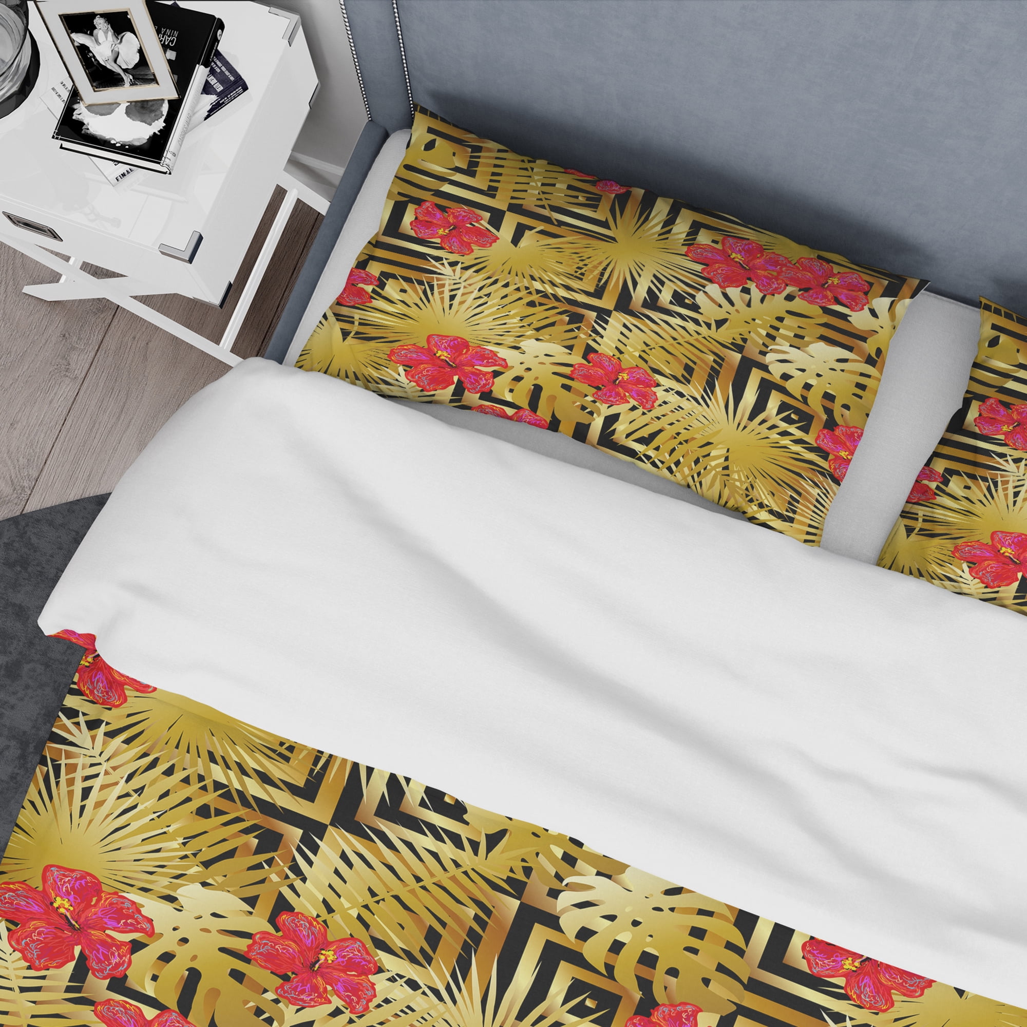 Designart 'Tropical Gold Luxury Pattern I' Mid-Century Modern Duvet Cover Set
