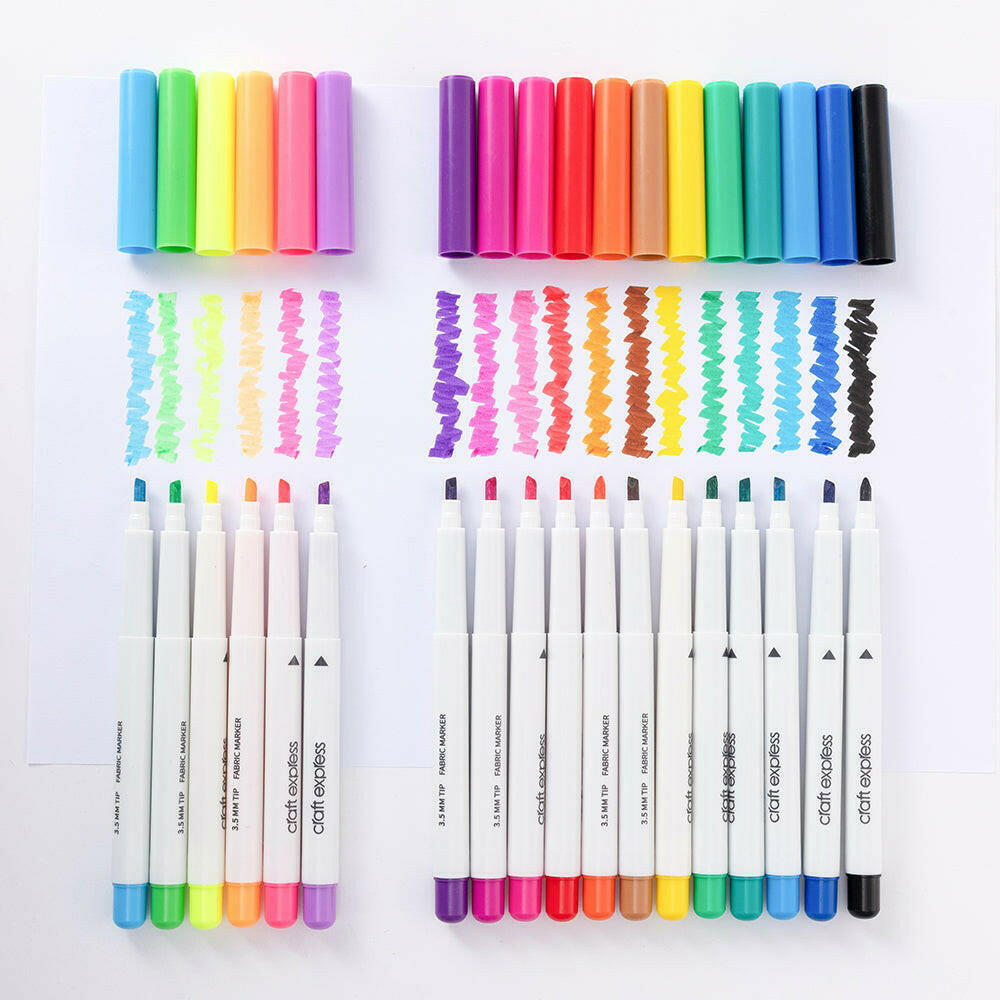Craft Express 18 Pack of Assorted Colors Joy Fabric Markers