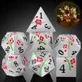thumbnail image 1 of Juego de dados DNDND que brilla en la oscuridad rosa con funda metálica, 7 unidades, 1 of 8