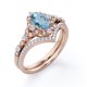 thumbnail image 4 of JeenMata Anillo de Bodas de 1,35 Quilates con Forma de Huevo en Forma de Chevron en Color Azul Cielo con Pavé de Moissanita y Aguamarina Engastado en Oro Rosa de 18 K sobre Plata, 4 of 6