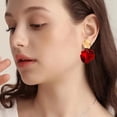 thumbnail image 4 of Pendientes rojos grandes, aretes colgantes de zinc rojos para mujer, bohemios, de resina de pétalos, 4 of 6