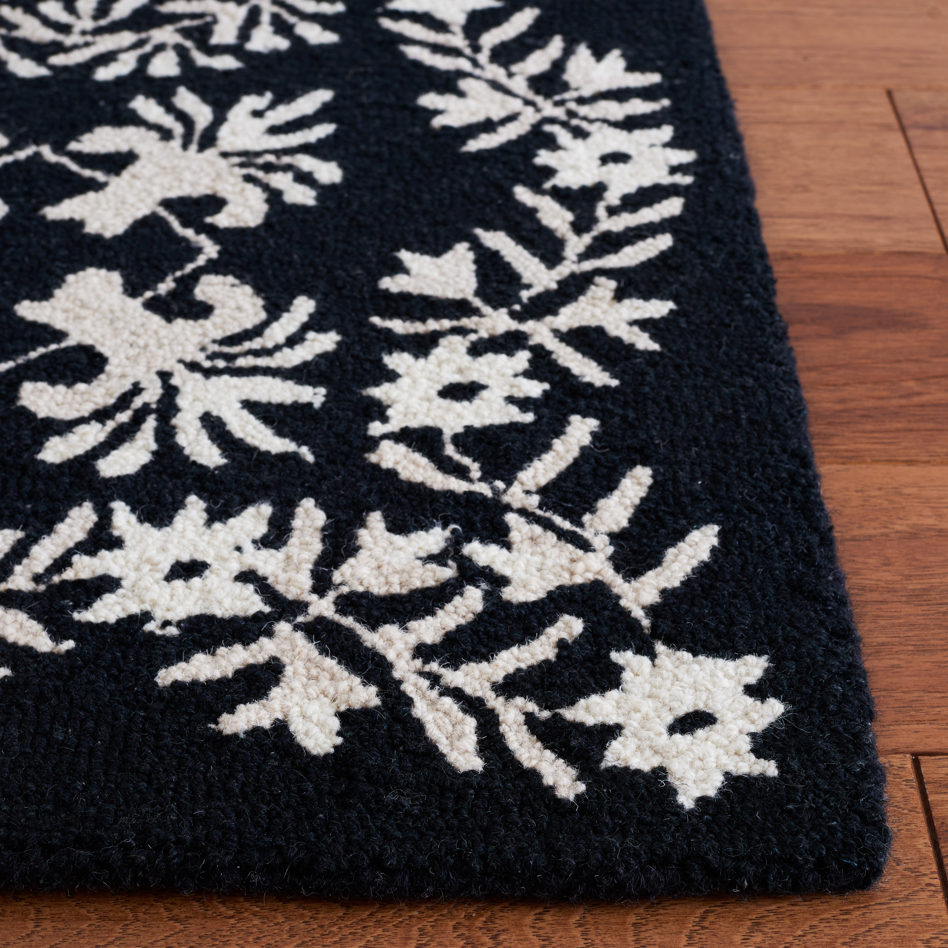 Safavieh Empire Janetta Medallion Area Rug, Black/Ivory, 8' x 10'