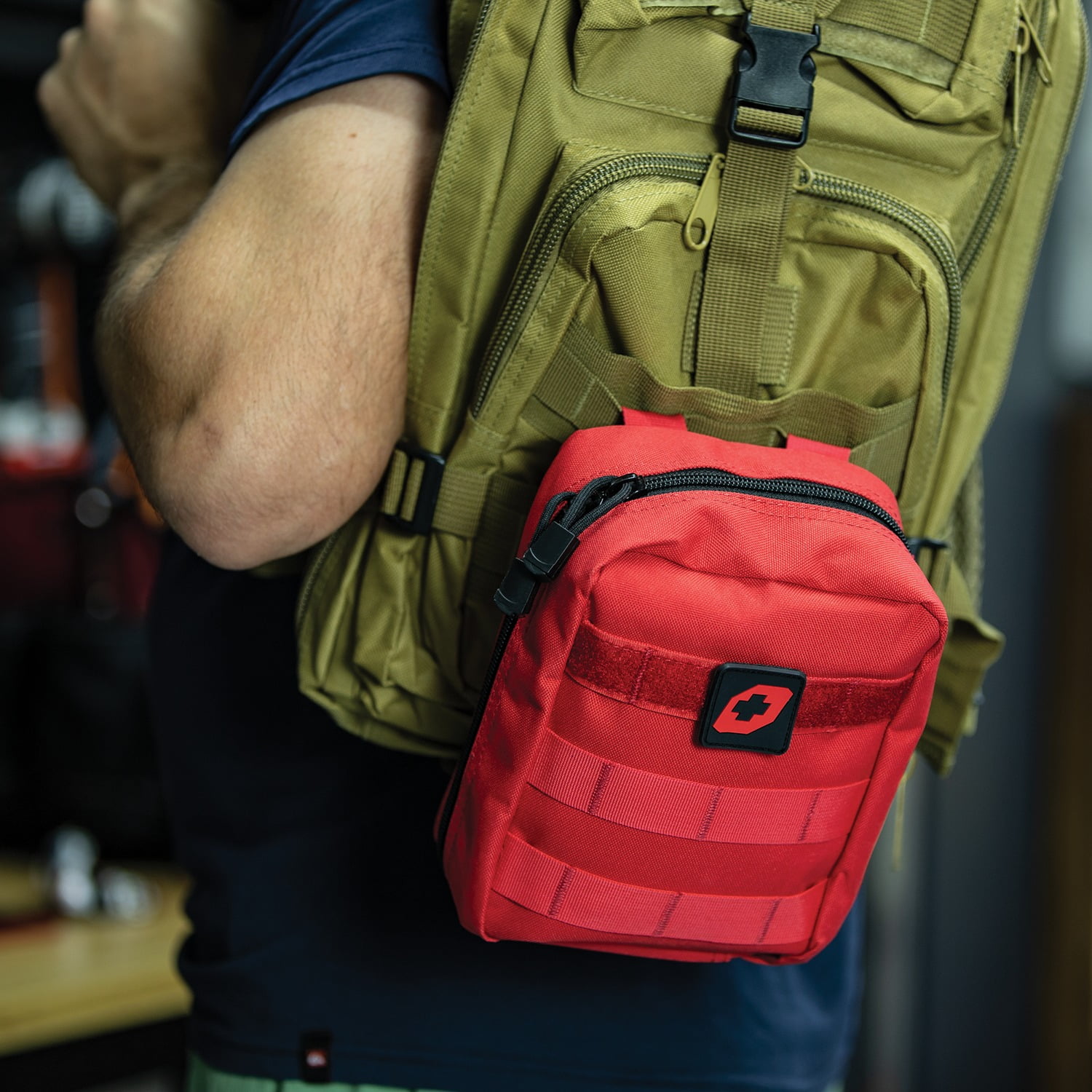 Life+Gear 41-3806 116-Piece First Aid and Survival Tactical Pack