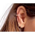 thumbnail image 4 of Juego de pendientes Huggie Hoop ALEXCRAFT chapados en oro de 14 quilates para mujer, 4 of 9