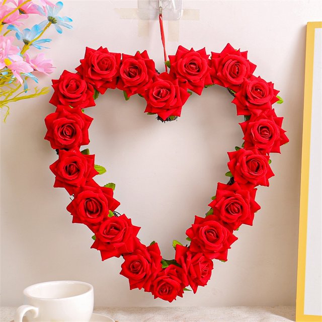 WMQPNNS Nouvelle Tendance Saint-Valentin Couronne de Roses Rouges Suspendue à la Porte Décoration de Fête Couple Anneau en Rotin Décoration de Scène de Mariage Offres du Jour Liquidation