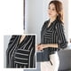 thumbnail image 3 of Blusa de mujer de manga larga con cuello en V y bolsillo frontal a rayas blancas y negras Inevent FS11531-09, 3 of 7