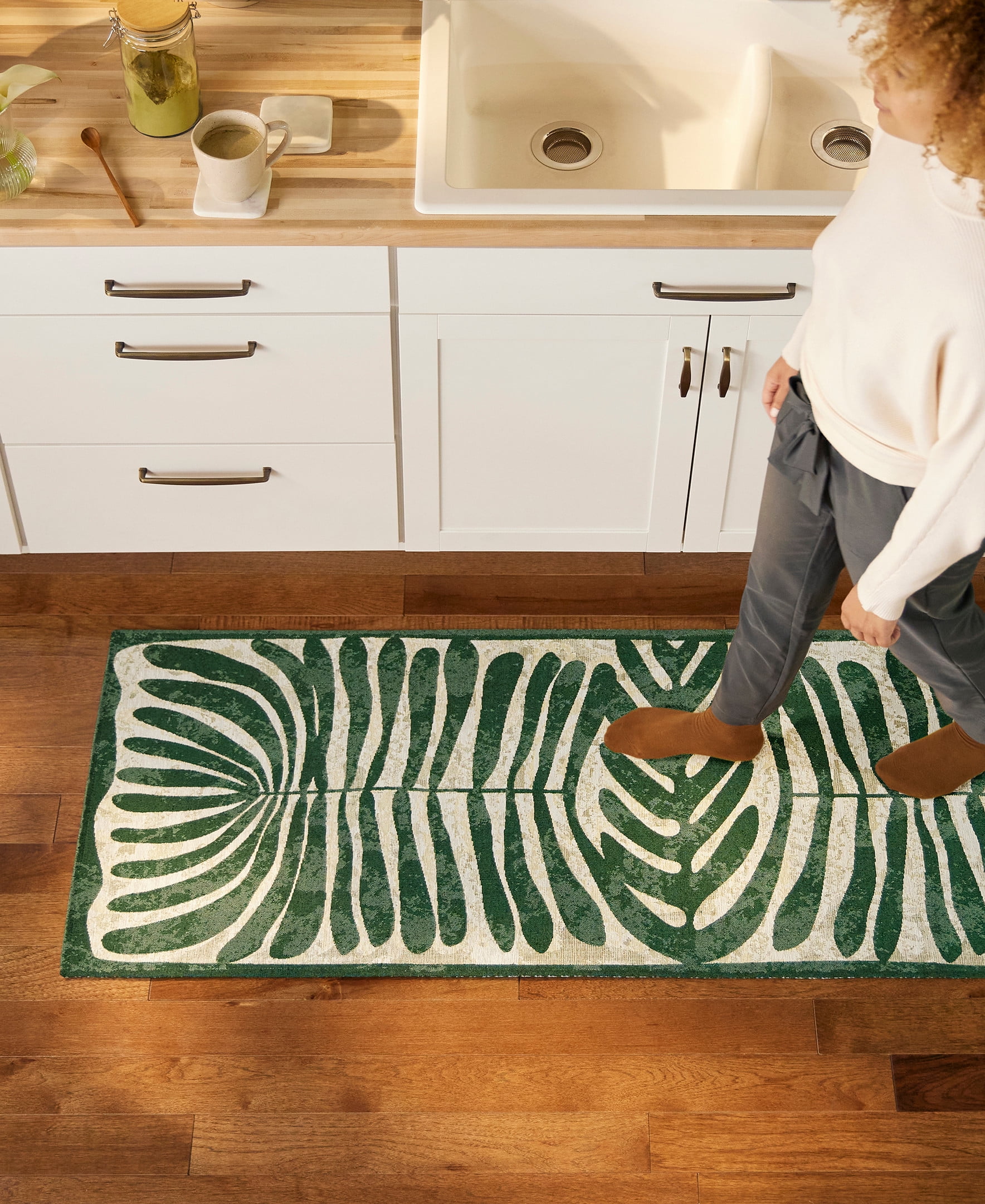 TOWN & COUNTRY LUXE Livie Matisse Cutout Everwash® Washable Multi-Use Decorative Rug, Kitchen Runner Rug, Low-Profile Door Mat, Bedroom Rug and Dorm Room Rug with Non-Slip Backing, Green, 24"x72"