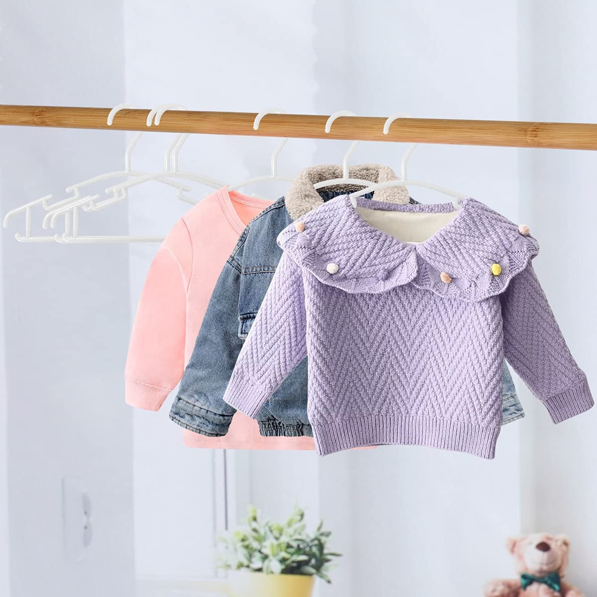 GoodtoU Kids Hangers 100 Pack Baby Hangers for Closet Toddler Hangers Plastic White Childrens Hangers Small Hangers 10.24inch (0-24 Months)
