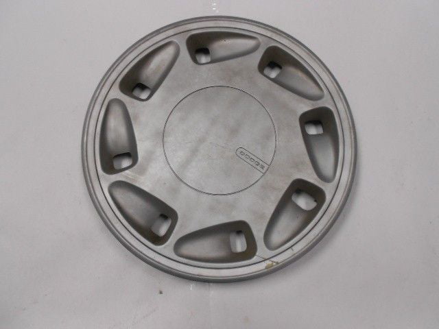 one genuine 1995 to 1997 Neon Expresso white hubcap wheel cover 