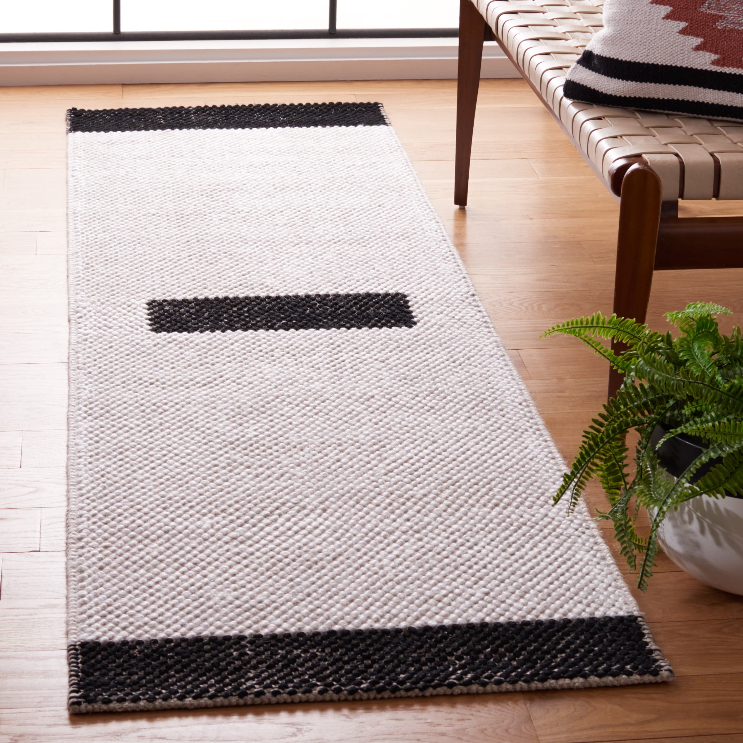 SAFAVIEH Natura Marina Striped Wool Runner Rug, Ivory/Black, 2'3" x 8'