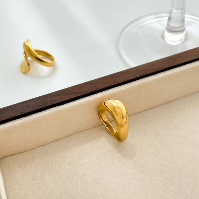 Anillo abierto con diseño de cruz de esmalte y forma especial de arco de luz cruzada