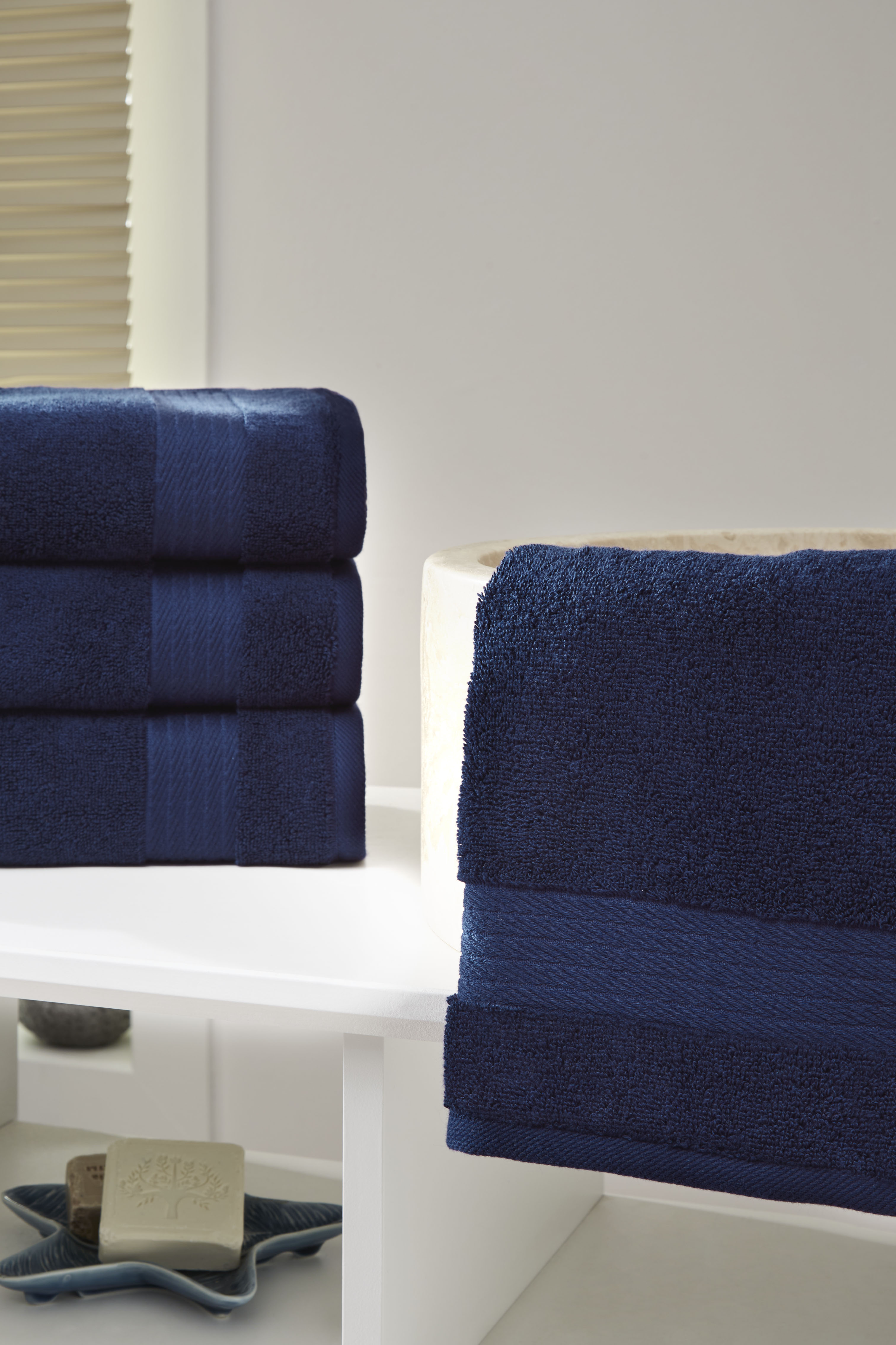 Ozdilek 4-Piece 16x30 Hand Towels  575 GSM – 100% Turkish Cotton, Luxury Soft Velour, Quick Dry & Absorbent, Fade-Resistant, Comfortable & High-Quality Cotton Towel (Navy Blue)