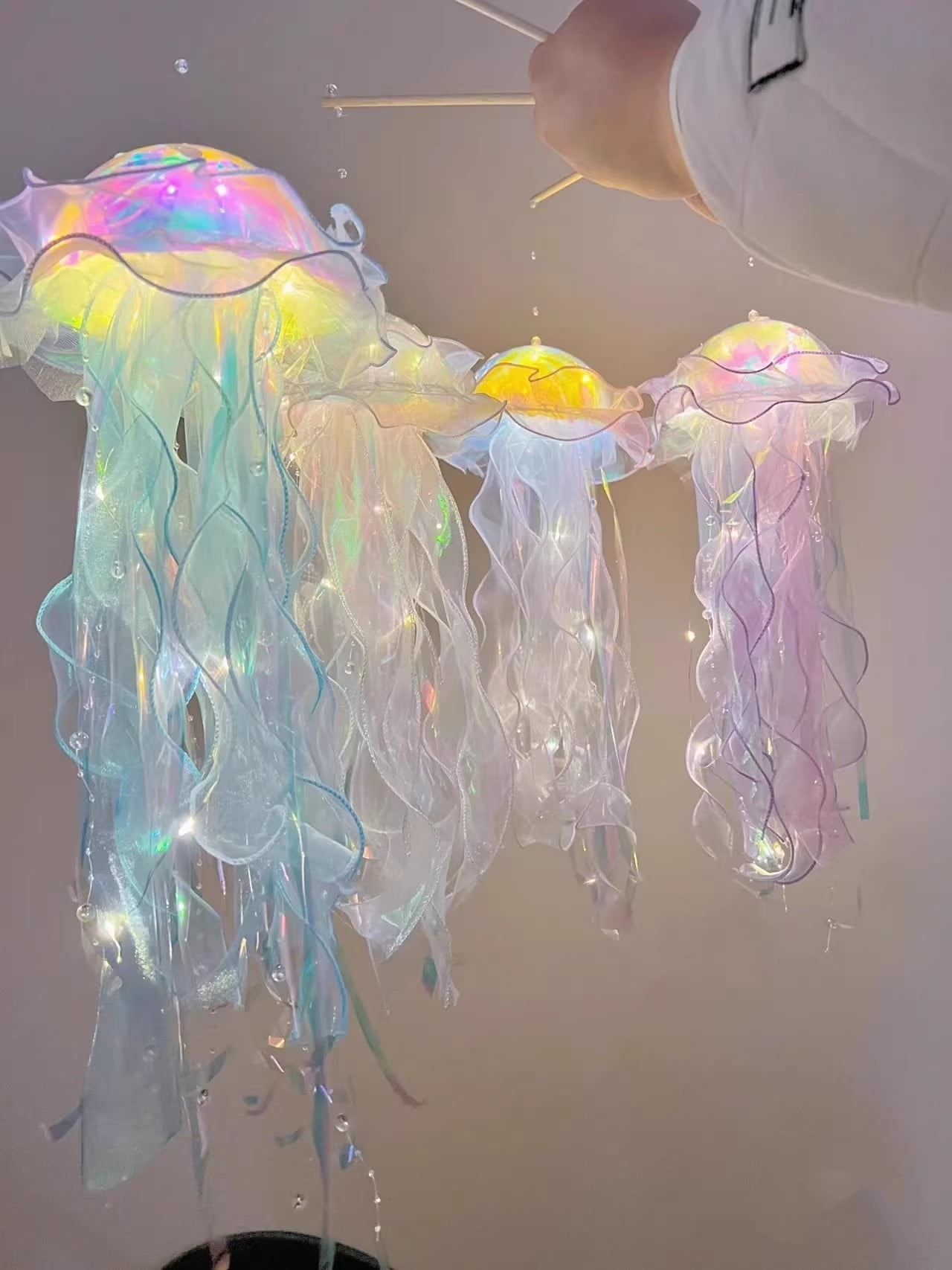 LJIABao 5pcs Iridescent Jellyfish Lanterns, Hanging Birthday Decorations, Holographic Centerpieces image 5