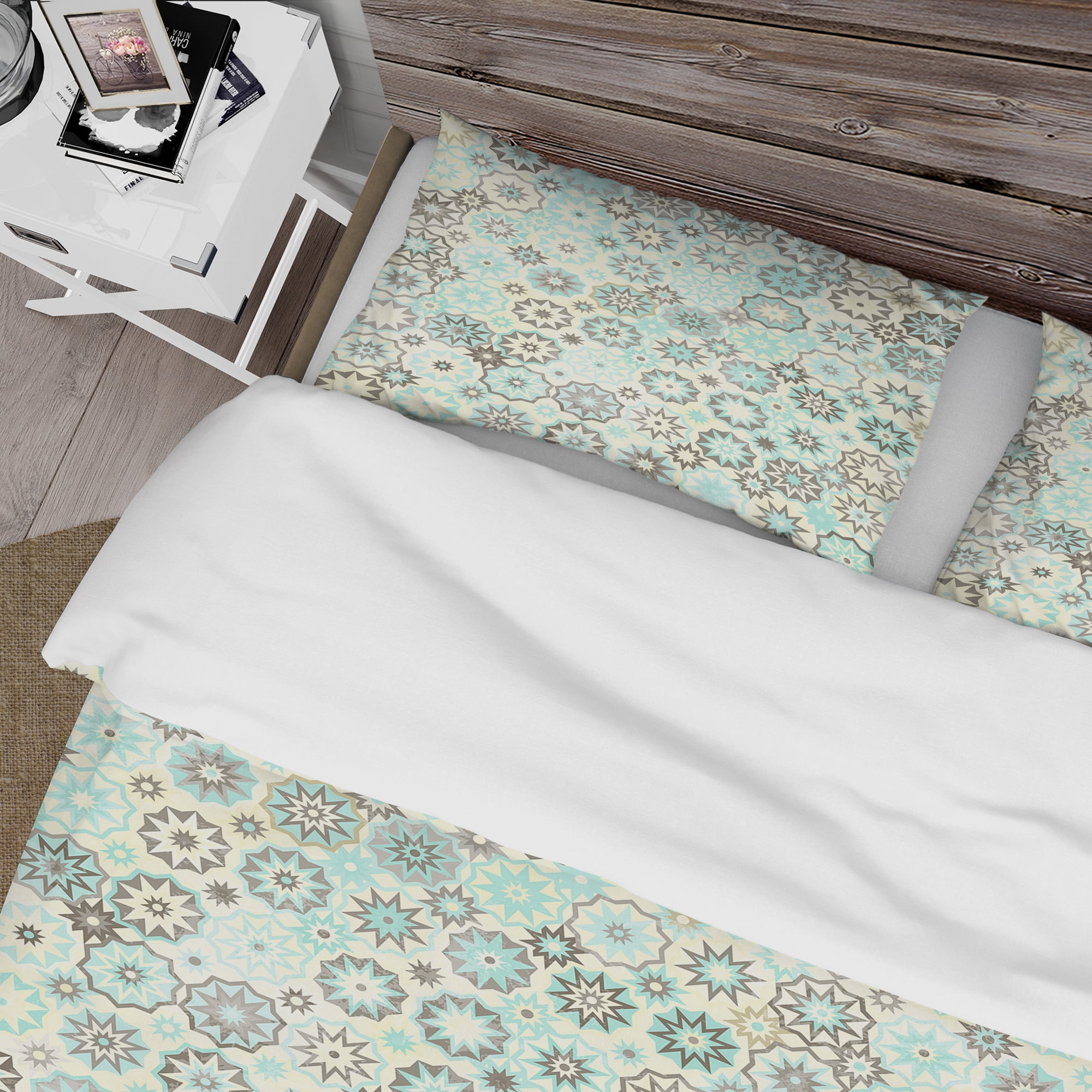 Designart 'Vintage Snowflakes in Turquoise and Yellow' Abstract Duvet Cover Set