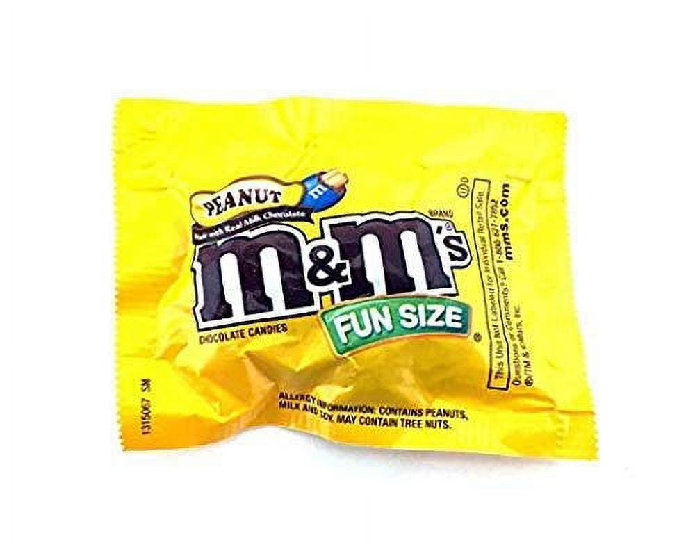 M&Ms Milk Chocolate with Peanut, Fun Size Candy, Bulk Pack 105-ct (Pack of 3 Pounds) - Comes In A Sealed / Resealable Bag - Perfect For Parties, Pinata, Office Bowl, Wedding Favors, Easter Baskets