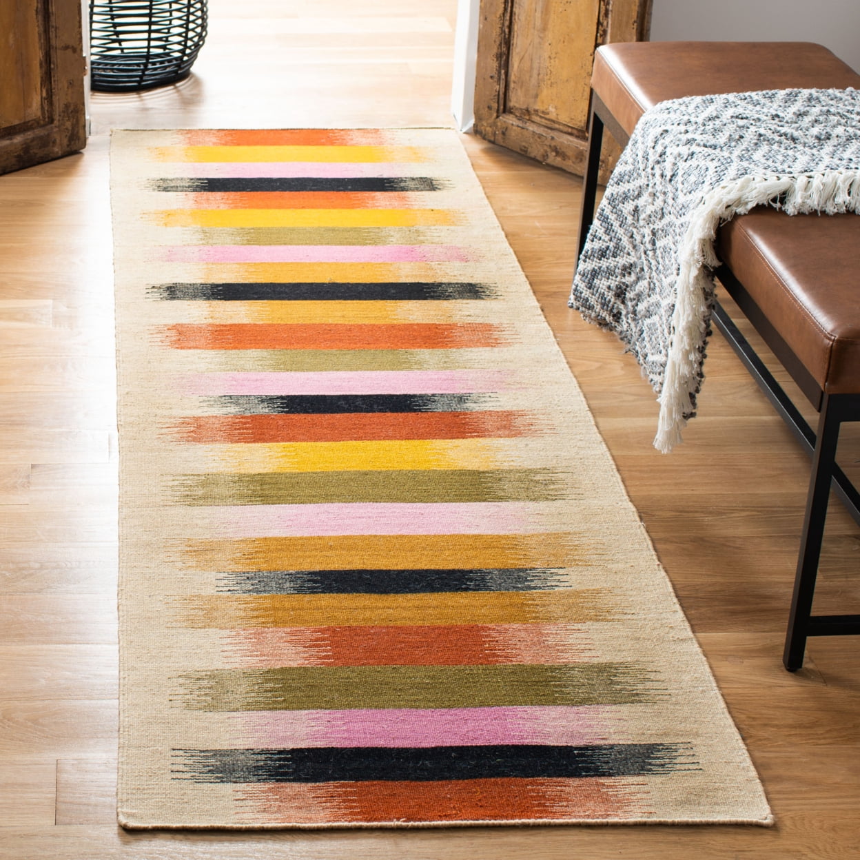 SAFAVIEH Dhurries Harland Geometric Area Rug, Beige/Multi, 4' x 6'
