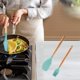 thumbnail image 5 of Utensilios de cocina de 2 piezas, juego de utensilios de cocina de silicona con mango de madera, utensilios de cocina antiadherentes resistentes al calor, 5 of 5