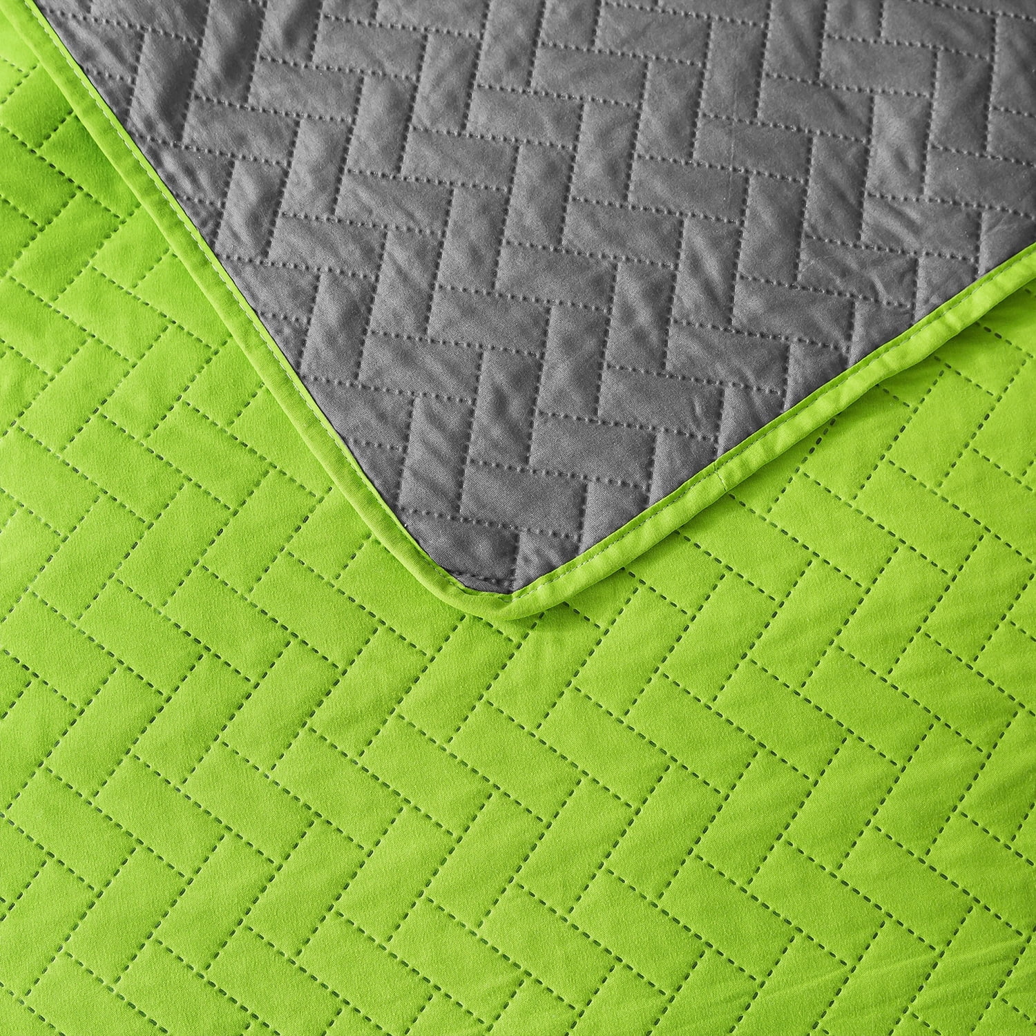 JML Quilt Set King Size Lightweight Bedspread, Soft Summer Quilt Bedding Set Coverlet for All Seasons with 3 Piece (1 Quilt, 2 Pillow Shams), Gray & Green