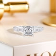 thumbnail image 2 of JeenMata Anillo de Bodas de Corte Princesa de 1,75 Quilates - Anillo de Promesa - Anillo con Canal Pavé - Anillo con Puntas - Anillo de Compromiso - Baño de Oro Blanco de 18 K sobre Plata, 2 of 7