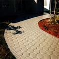 thumbnail image 4 of Molde de pavimentación de jardín hexagonal DIY, pavimentadora de hormigón superligera, molde de plástico para camino de piedra Yuarrent JJ23281-00, 4 of 6