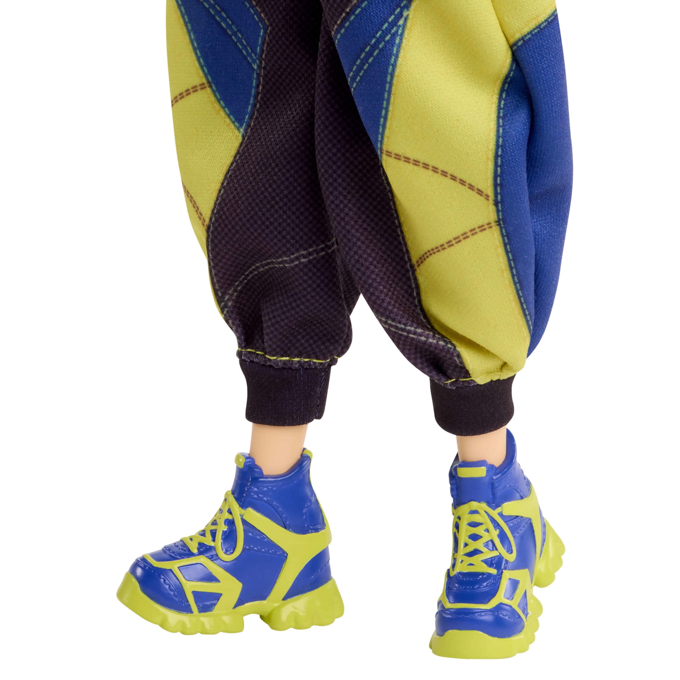 KPop Demon Hunters HUNTR/X Zoey Fashion Doll in Removable Look with Themed Movie Accessories