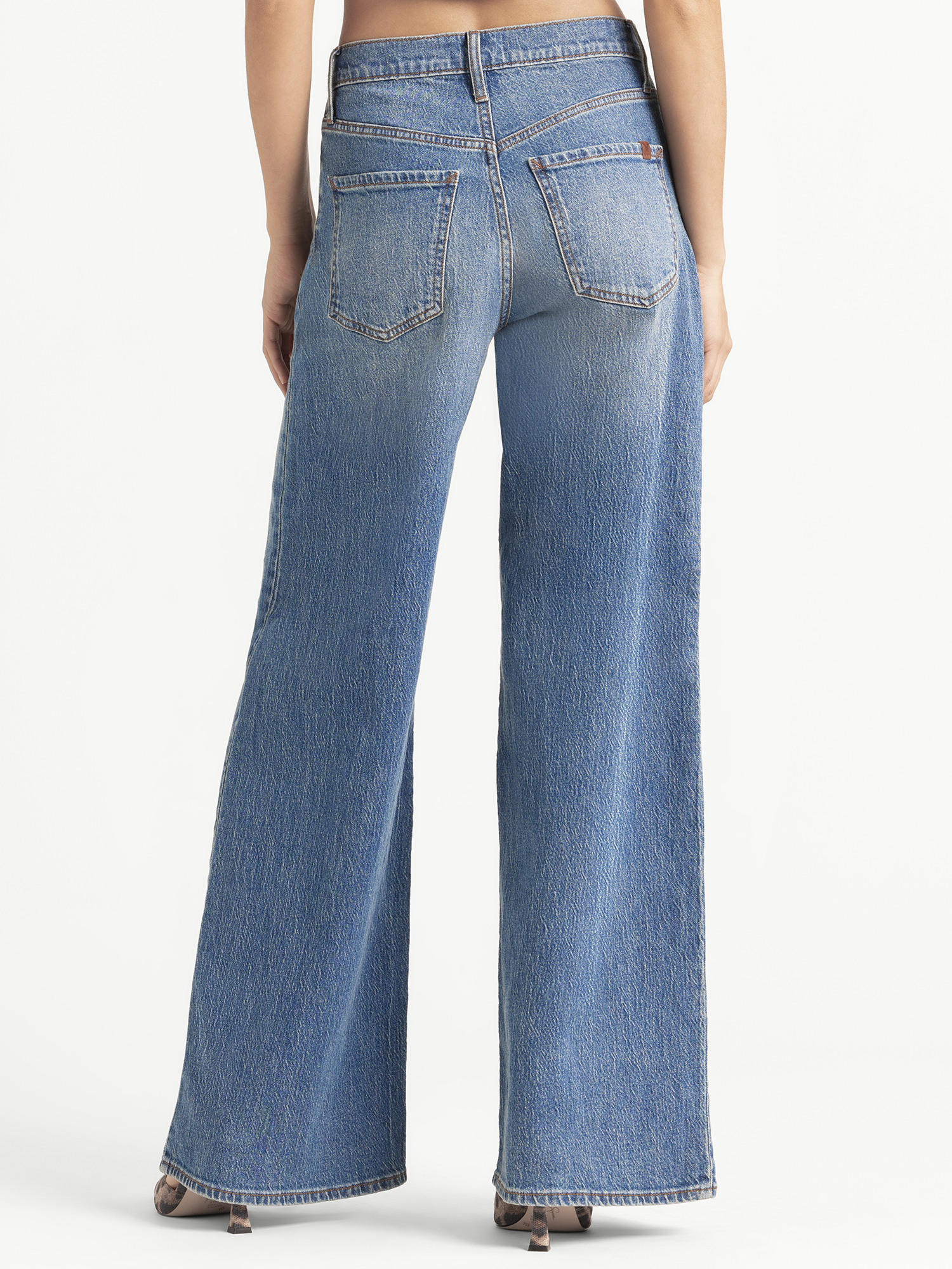 Jessica Simpson Women's Freesia Wide Leg Jeans, Medium Wash photo 4
