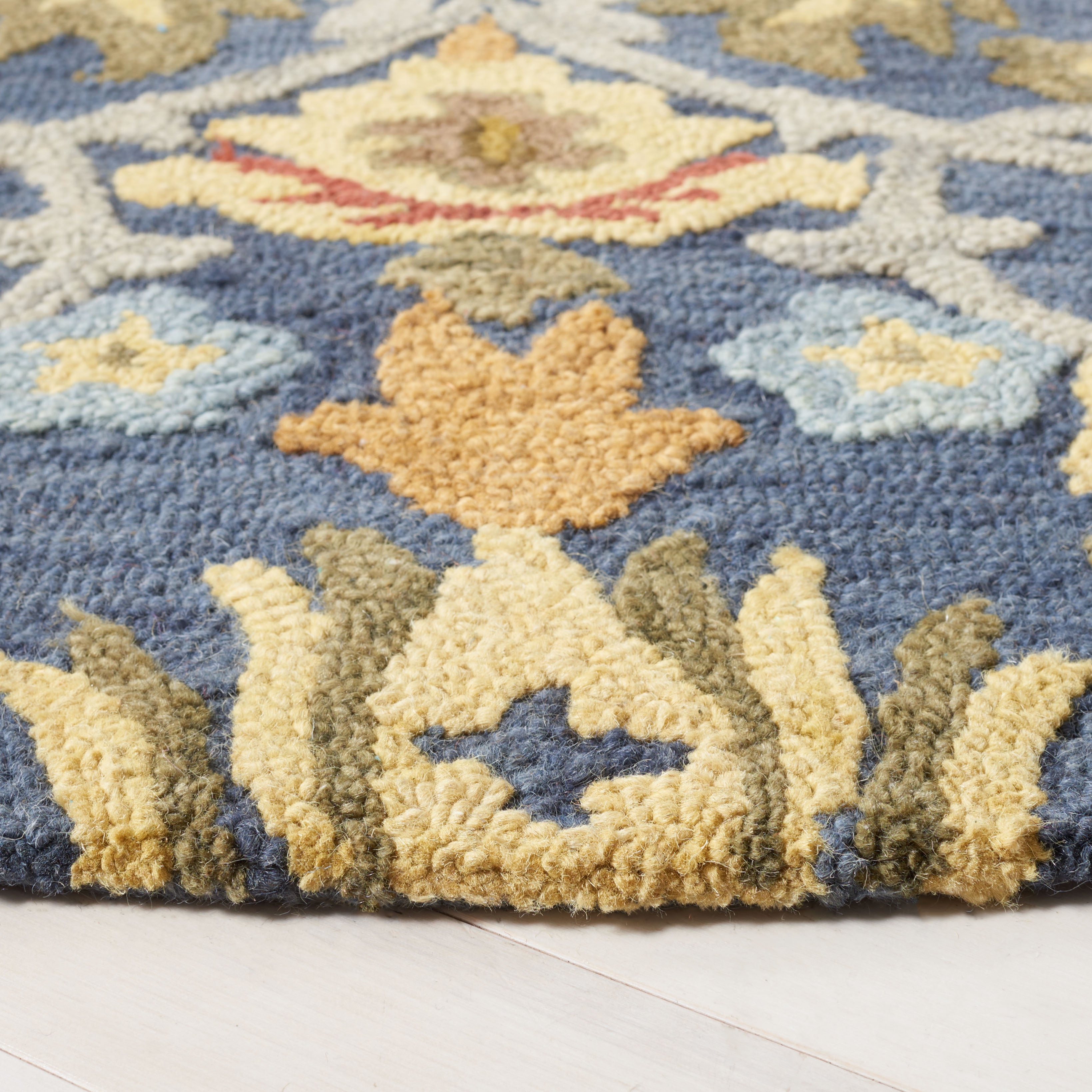 SAFAVIEH Blossom Lennon Floral Wool Area Rug, Navy/Multi, 6' x 6' Round