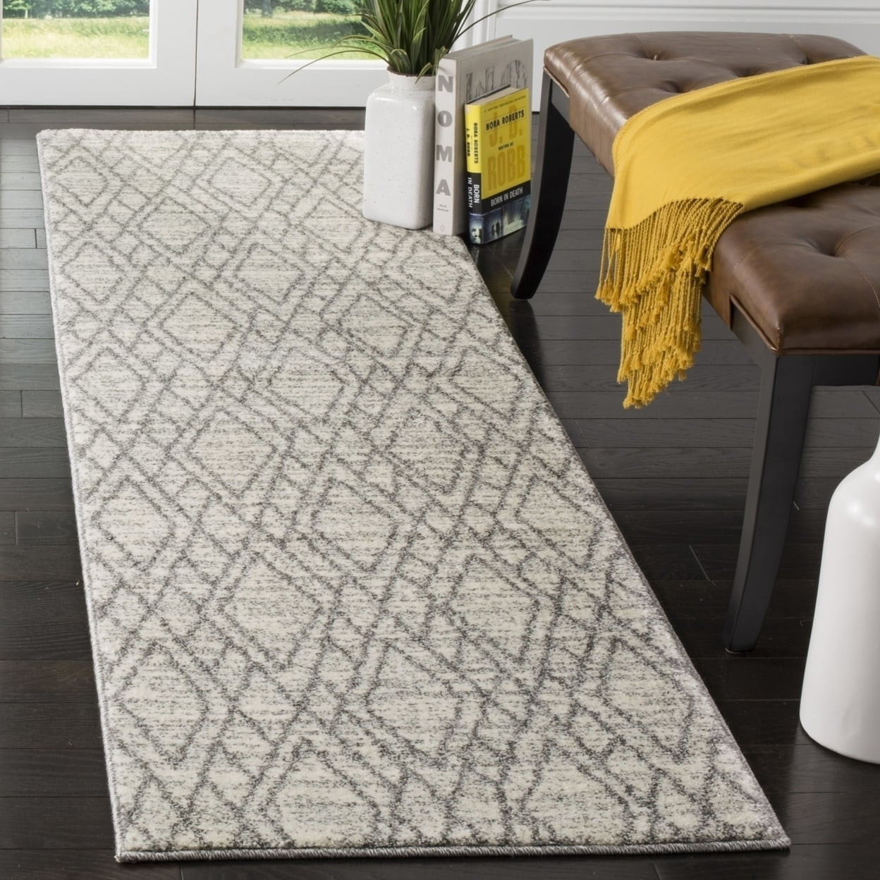 SAFAVIEH Tunisia Jayna Geometric Runner Rug, Ivory/Light Grey, 2'3" x 8'