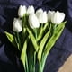thumbnail image 3 of Fiudx Ramo de Flores Blancas Artificiales, 5 Piezas, Elegante Decoración para Bodas, Ideal para El Hogar, La Oficina, El Jardín y Fiestas. Color Blanco Suave, 35,5 Cm de Alto., 3 of 7