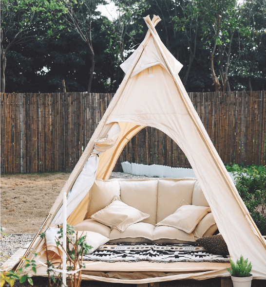 Outdoor Indian Pyramid Tent 3-4 Person Camping Tent with 300D Oxford Fabric Waterproof Luxury Glamping Tent for Family Camping & Outdoor Trips