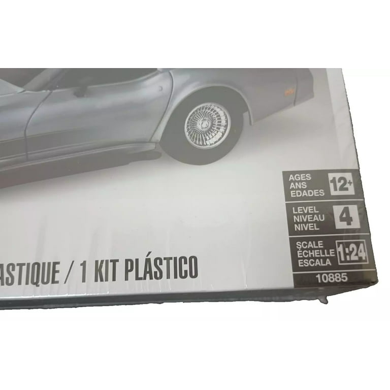 Monogram 10885 1/24 1982 Chevrolet Corvette Vette Car Model Kit